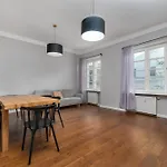 Nowy Swiat 29 By Homeprime * Varšava