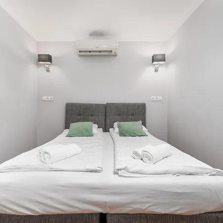 Nowy Swiat 29 By Homeprime Lägenhet Warszawa